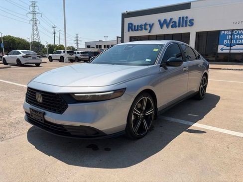 Used 2023 Honda Accord Sport image 2