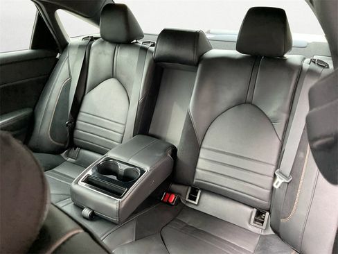 Used 2019 Toyota Avalon Touring image 9