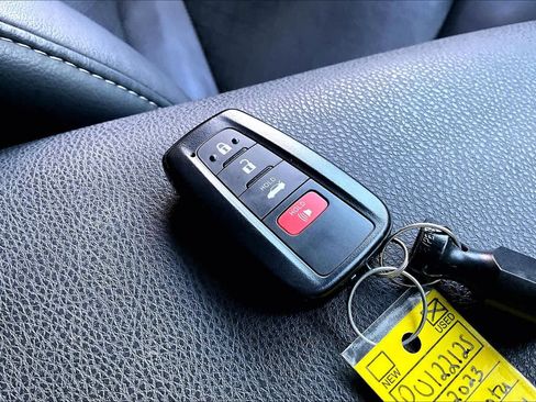 Used 2023 Toyota Camry XSE image 14