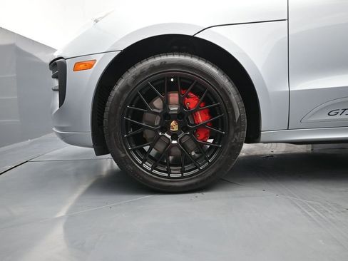 Certified 2020 Porsche Macan GTS w/ Premium Package Plus (PF4) AWD/4WD image 4