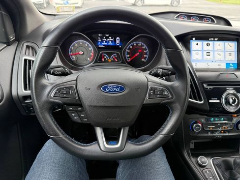 Used 2017 Ford Focus RS AWD/4WD image 25
