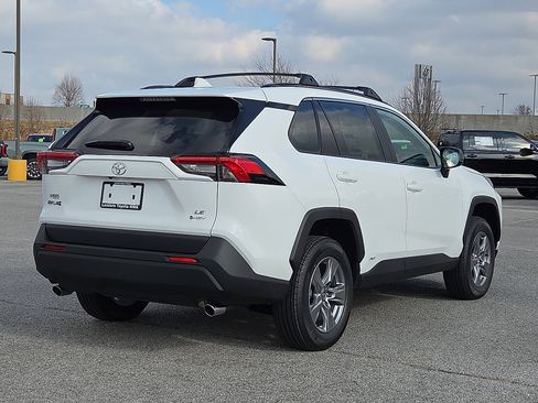 New 2025 Toyota RAV4 LE image 4