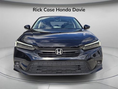 Used 2023 Honda Civic Touring image 5
