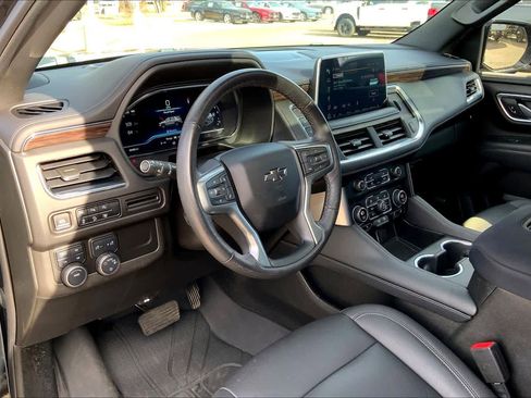 Used 2023 Chevrolet Tahoe Z71 w/ Luxury Package image 17