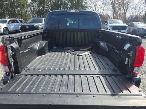Used 2022 Toyota Tacoma SR image 10