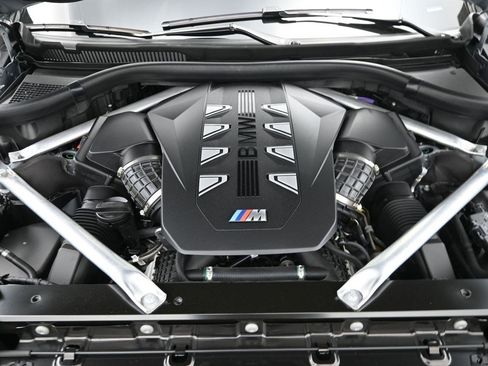 Used 2024 BMW X7 M60i AWD/4WD image 17