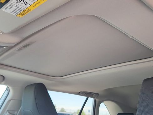 Used 2022 Toyota RAV4 XLE w/ Convenience Package AWD/4WD image 10