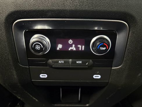 Used 2022 GMC Yukon XL SLE w/ Max Trailering Package AWD/4WD image 31