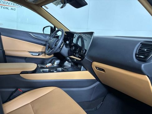 Used 2024 Lexus NX 250 FWD w/ Cold Area Package image 33