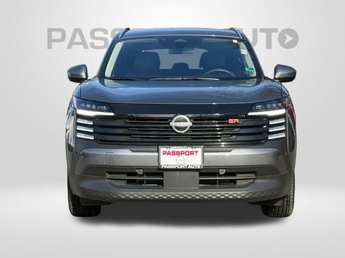 Used 2025 Nissan Kicks SR image 2