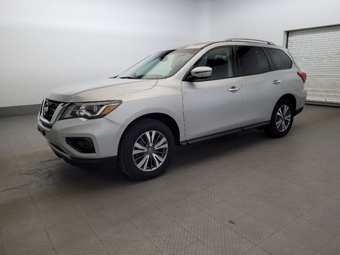 Used 2020 Nissan Pathfinder SL AWD/4WD image 2