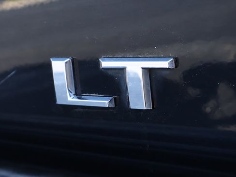 Used 2024 Chevrolet Suburban LT AWD/4WD image 6