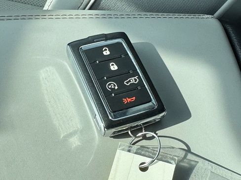 Used 2021 Jeep Grand Cherokee L Overland w/ Advanced Protech Group III AWD/4WD image 40