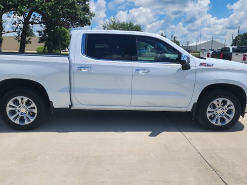 Certified 2026 Chevrolet Silverado 1500 LTZ w/ Z71 Off-Road Package AWD/4WD image 4