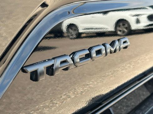 Used 2025 Toyota Tacoma TRD Sport image 42