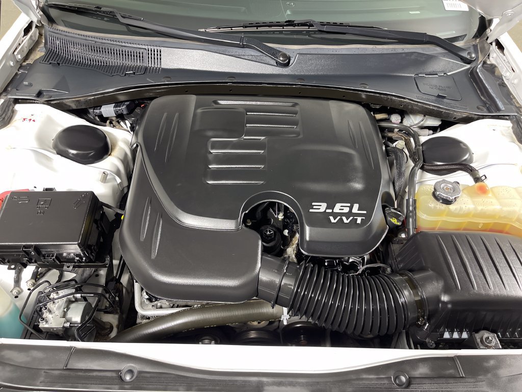 Used 2019 Chrysler 300 S RWD image 9