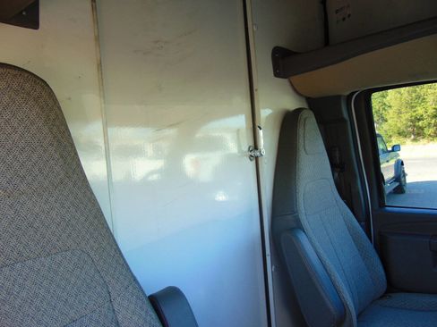 Used 2022 GMC Savana 3500 w/ Power Convenience Package image 39