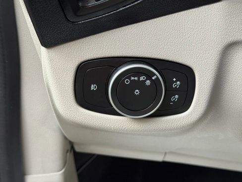 Used 2020 Ford Transit Connect XLT FWD image 29