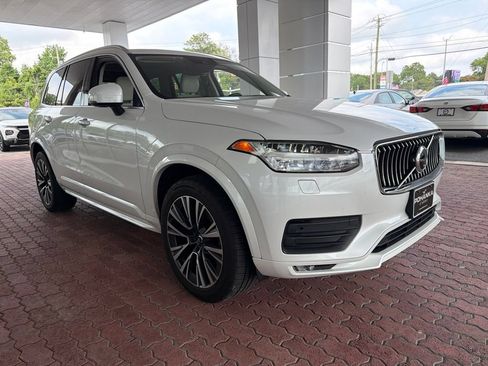 Used 2021 Volvo XC90 T6 Momentum AWD/4WD image 2