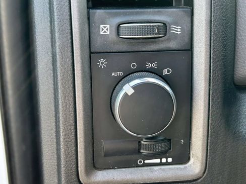 Used 2018 RAM 3500 Tradesman w/ Chrome Appearance Group RWD image 15