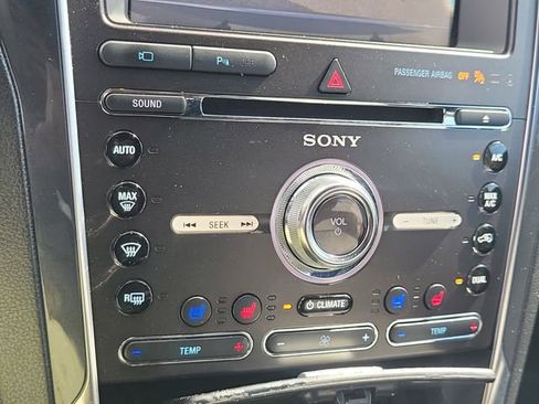 Used 2018 Ford Explorer Limited image 27