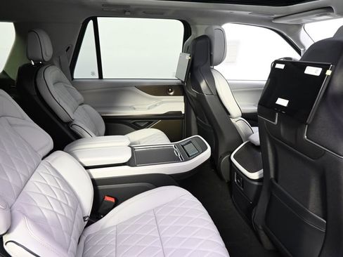 New 2026 Lincoln Navigator L Black Label image 18