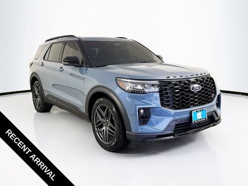 Used 2025 Ford Explorer ST AWD/4WD image 1