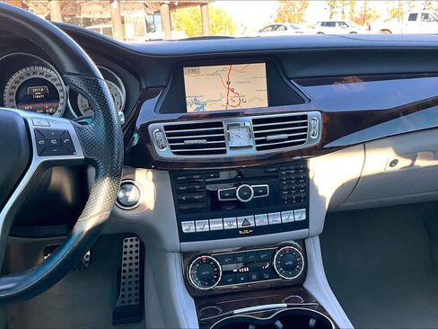 Used 2014 Mercedes-Benz CLS 550 4MATIC image 6