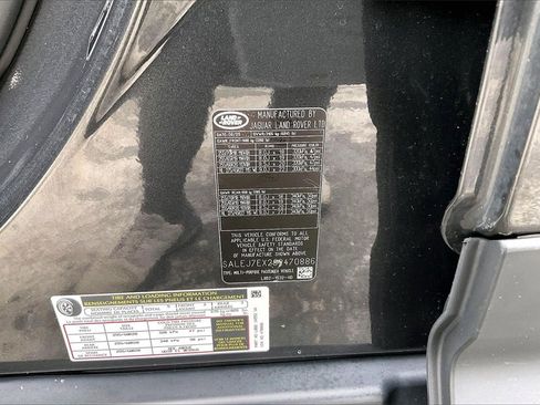 Used 2025 Land Rover Defender 110 S image 19