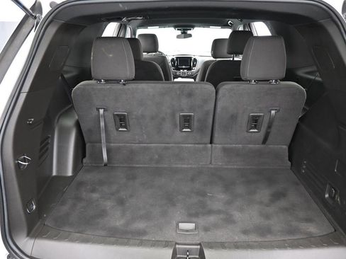 Used 2023 Chevrolet Traverse LT image 42