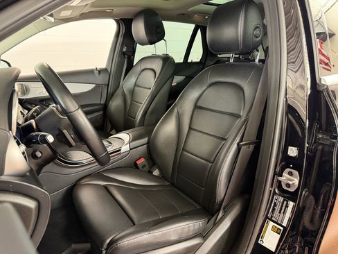 Used 2021 Mercedes-Benz GLC 300 4MATIC image 12