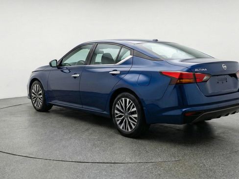 Used 2025 Nissan Altima 2.5 SV image 6