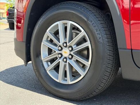 Used 2023 Chevrolet Traverse LT FWD image 23