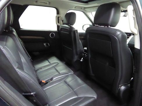 Used 2017 Land Rover Discovery HSE image 31