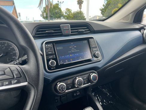 Used 2025 Nissan Versa SV FWD image 17