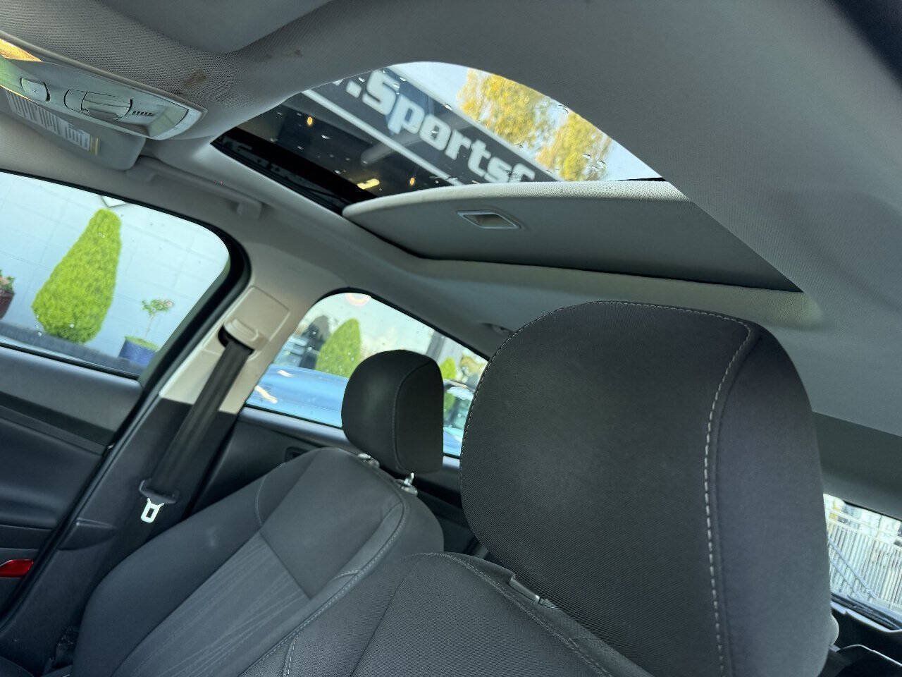 Used 2016 Ford Focus SE FWD image 15