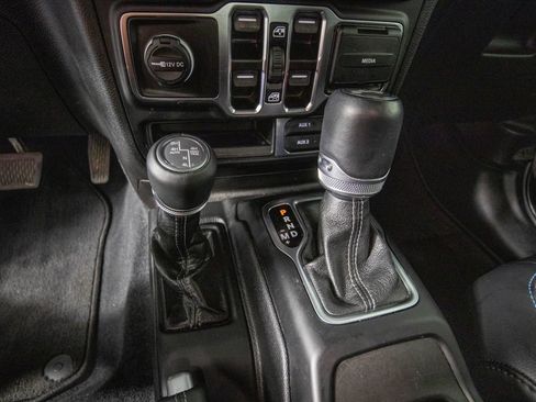 Used 2024 Jeep Wrangler High Altitude AWD/4WD image 24
