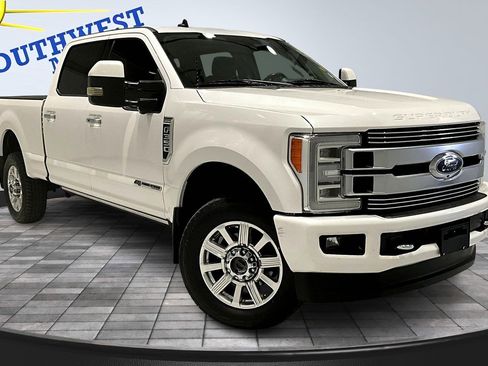 Used 2019 Ford F350 Limited image 3