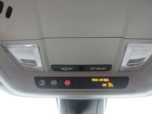 Used 2023 Chevrolet Blazer LT image 32