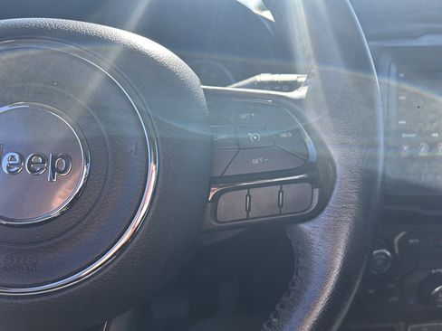 Used 2018 Jeep Renegade Altitude image 19