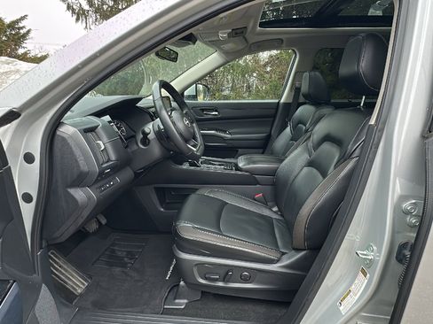 Certified 2023 Nissan Pathfinder SL w/ SL Premium Package image 12