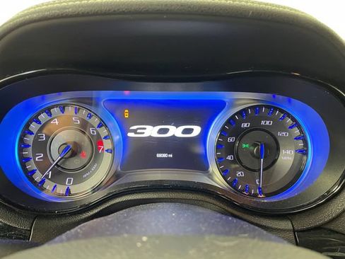Used 2019 Chrysler 300 S RWD image 5