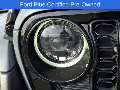 Used 2024 Jeep Gladiator Sport image 11