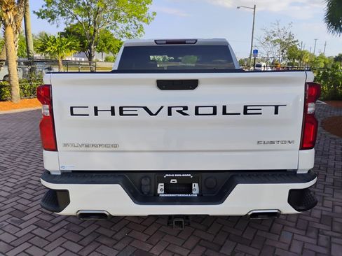 Used 2020 Chevrolet Silverado 1500 Custom w/ Custom Value Package RWD image 5