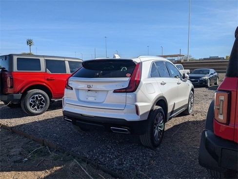 Used 2024 Cadillac XT4 Premium Luxury image 5