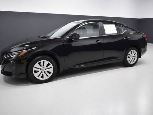 Used 2025 Nissan Sentra S image 2