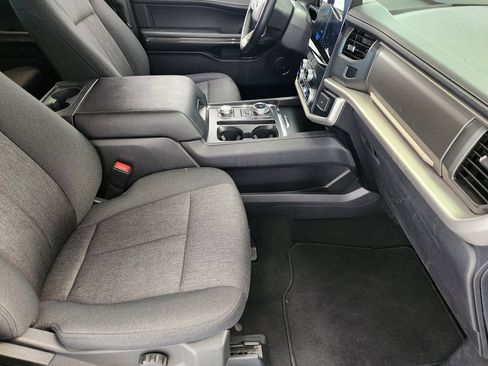Used 2024 Ford Expedition XLT AWD/4WD image 14