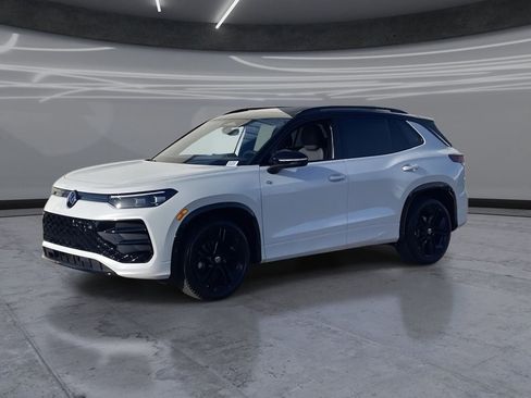 New 2026 Volkswagen Tiguan SE R-Line FWD image 3