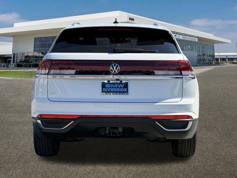 Used 2025 Volkswagen Atlas Cross Sport SE image 9