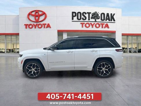 Used 2022 Jeep Grand Cherokee Summit AWD/4WD image 3
